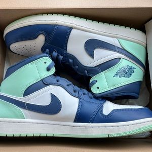 Air Jordan 1 Mid size 11.5